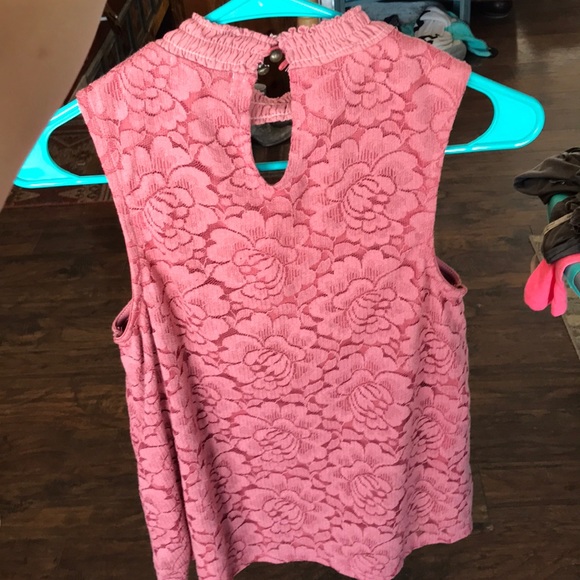 Blush pinkish tank with key hole - Picture 3 of 4